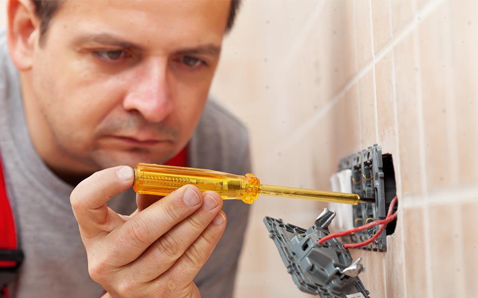 électricien de maintenance Paris 12
